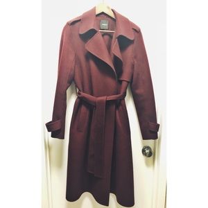 The burgundy color coat. 90% wool, 10% cashmere